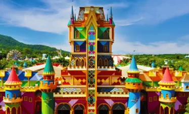 Beto Carrero - Excursão saindo de Florianópolis para o parque preferido do Brasil, eleito o 4º melhor parque temático do mundo!