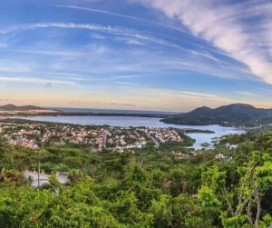 Nesse City Tour em Florianópolis, passeio Rota Açoriana, você irá contemplar grande parte dos principais pontos turísticos da ilha da magia.