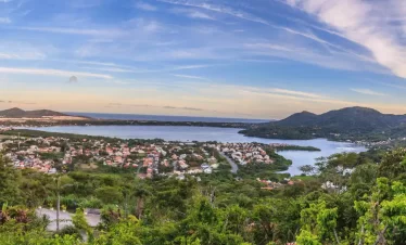 Nesse City Tour em Florianópolis, passeio Rota Açoriana, você irá contemplar grande parte dos principais pontos turísticos da ilha da magia.