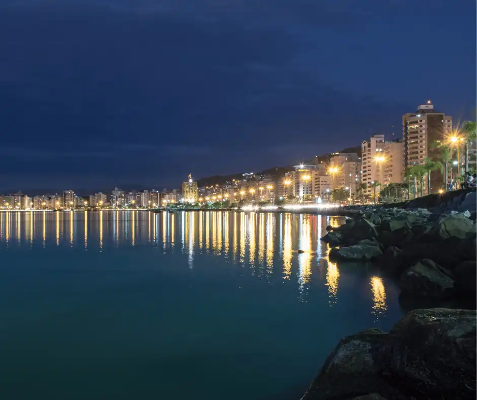 Beira-mar Norte, Florianópolis a noite.