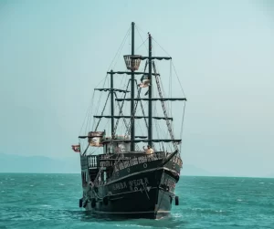 barco pirata canasvieiras reserva de passeio