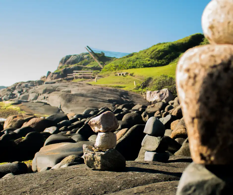 Praia do Santinho: inscrições rupestres foto 3