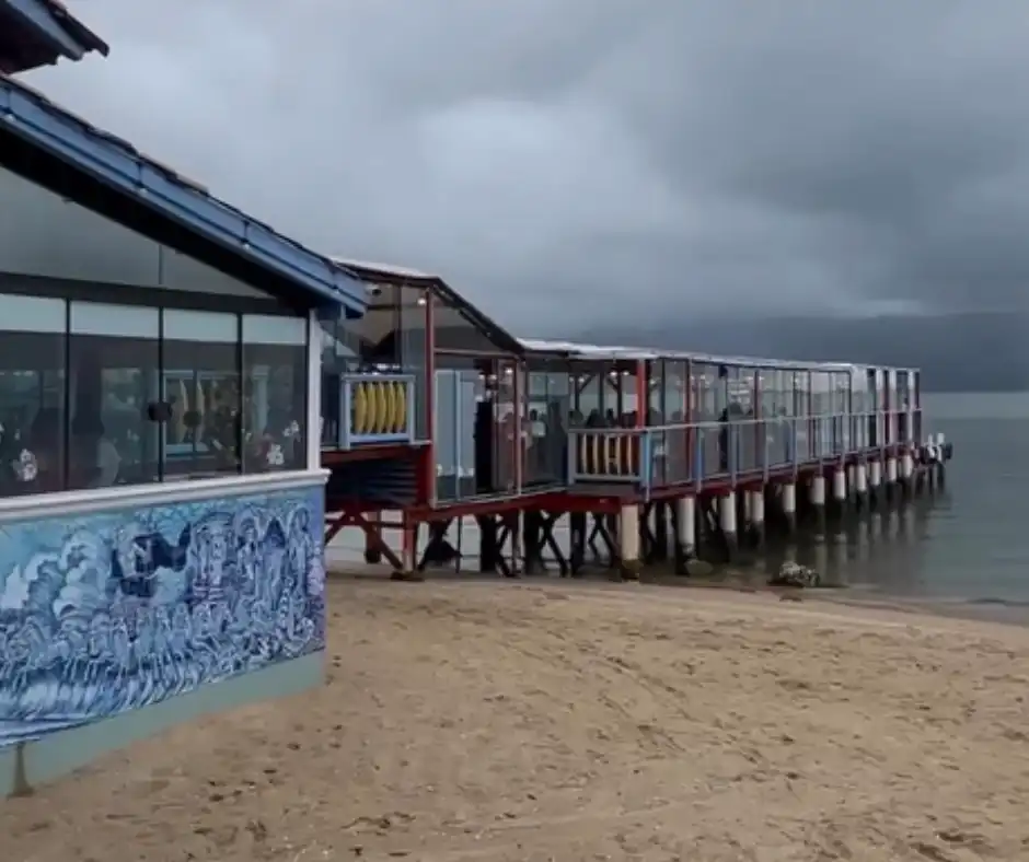 Restaurante Ostradamus.
Com o clima úmido, nada melhor do que uma refeição aconchegante. Florianópolis é famosa por seus frutos do mar.